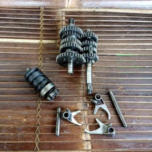 id-11134207-7rbk2-m7asrduct3noe1.webp YAMAHA RXZ 6 Speed Gearbox Set